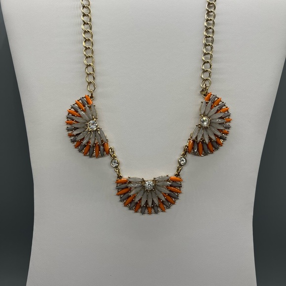 Perfect Petals Necklace - Picture 3 of 4